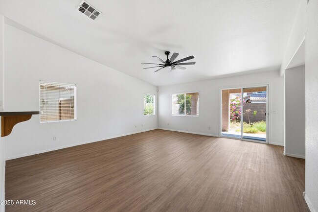 Building Photo - 10469 W Granada Rd