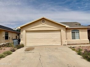 Building Photo - 12501 Sombra Fuerte Dr
