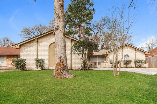 Building Photo - 2511 Tinechester Dr