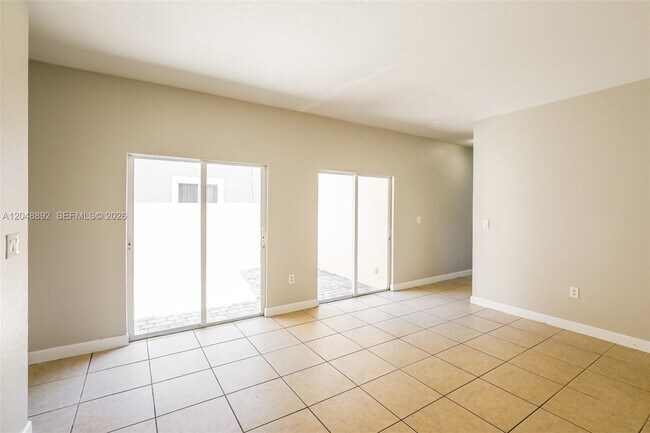 Foto del edificio - 216 SE 32nd Terrace