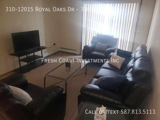 Building Photo - 12015-12015 Royal Oaks Dr