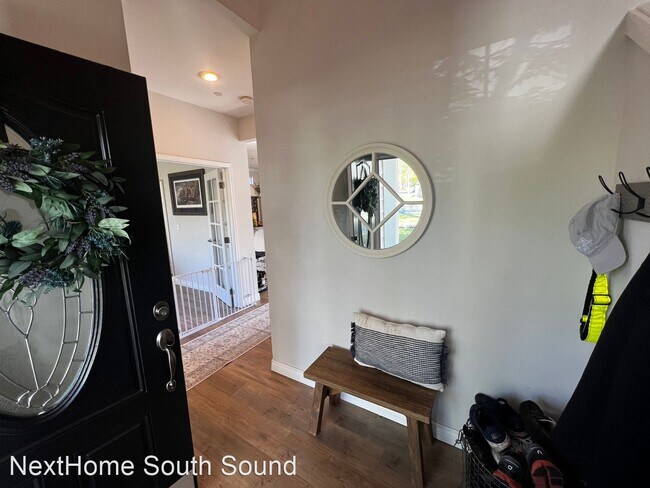 Building Photo - 3 br, 2.5 bath House - 2096 Palisade Blvd