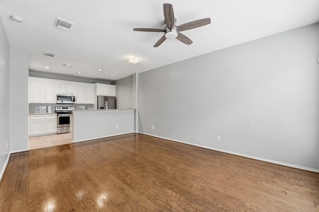 Building Photo - 1507 Sutton St