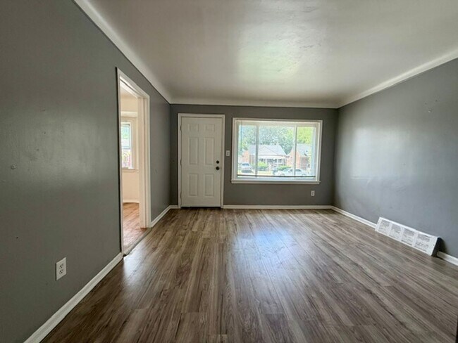 Foto del edificio - Completely Renovated 3-Bedroom Home for Lease - Call (313)429-3244
