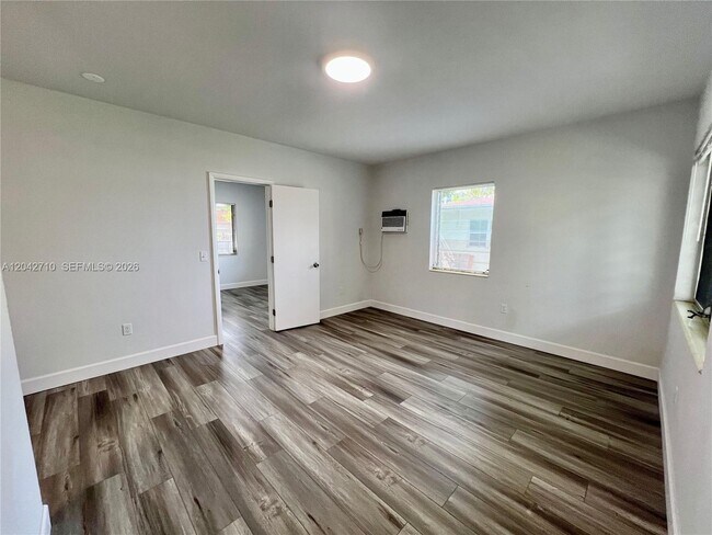 Foto del edificio - 962 NW 6th St