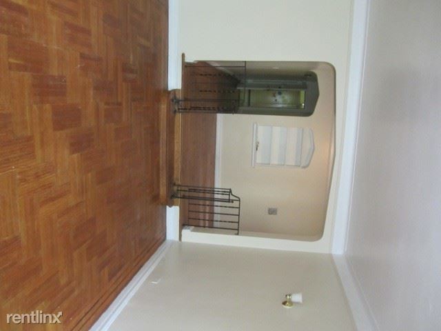 Building Photo - 2260 Bronx Park E