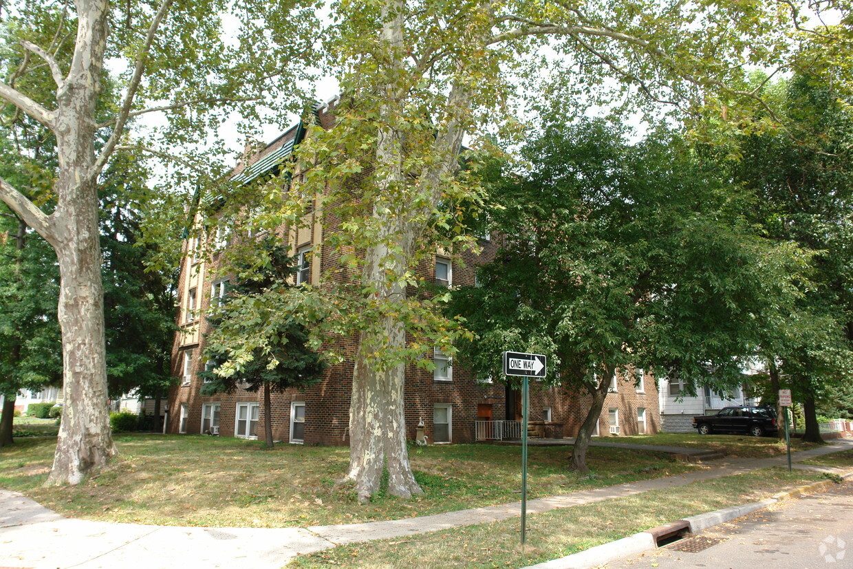 Building Photo - 234 Walnut St