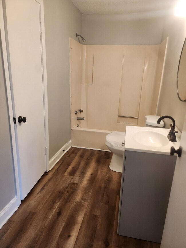 Foto del edificio - 1130 S Washington Ave