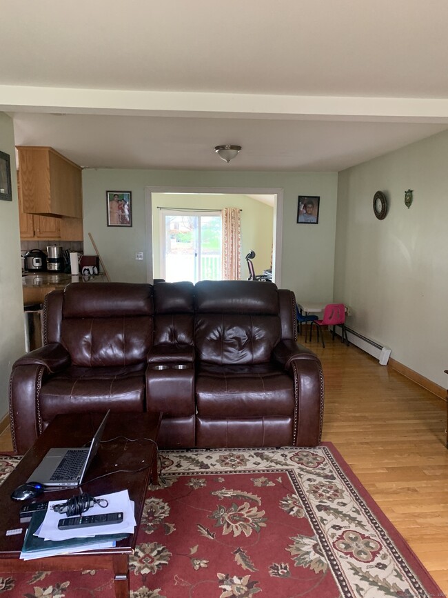 Building Photo - 12 Drake Ct