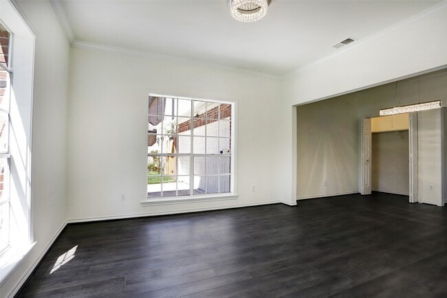 Foto del edificio - 12818 Chamberlain Dr