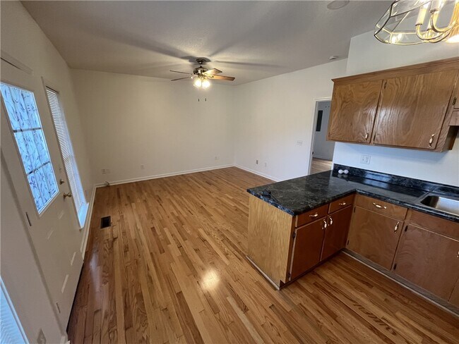 Foto del edificio - 309 Dixie Dr