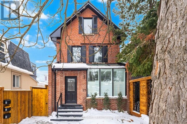 Building Photo - 23 Maria St