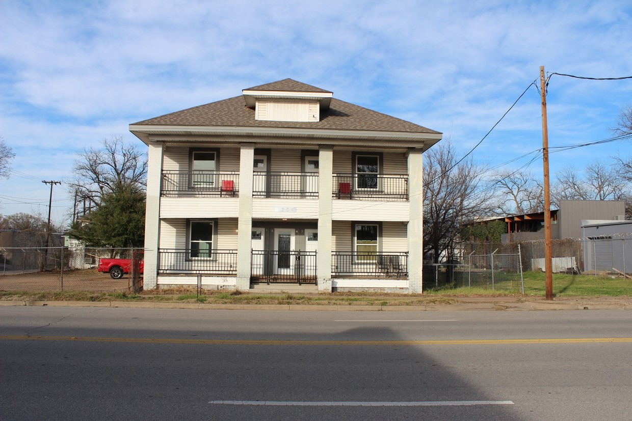 Building Photo - The Cedars