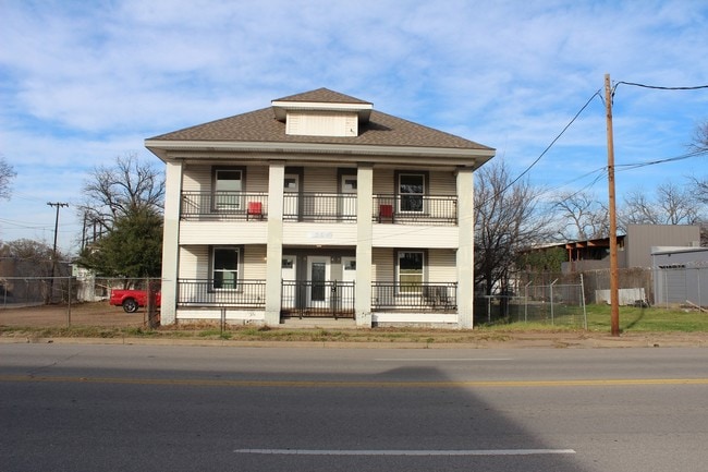 Building Photo - 1704 S Akard LLC
