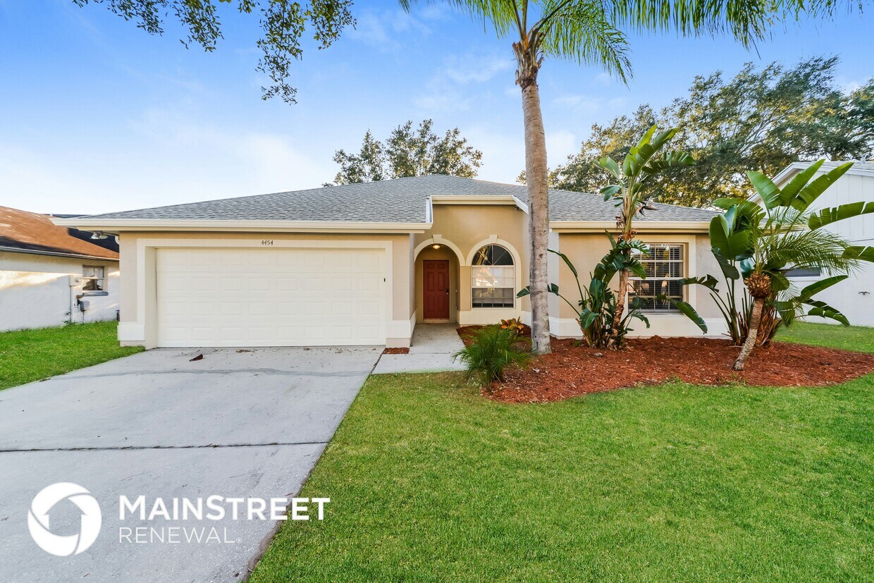 Foto principal - 4454 6th Ave E