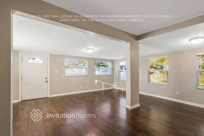 Building Photo - 741 37th Ave S