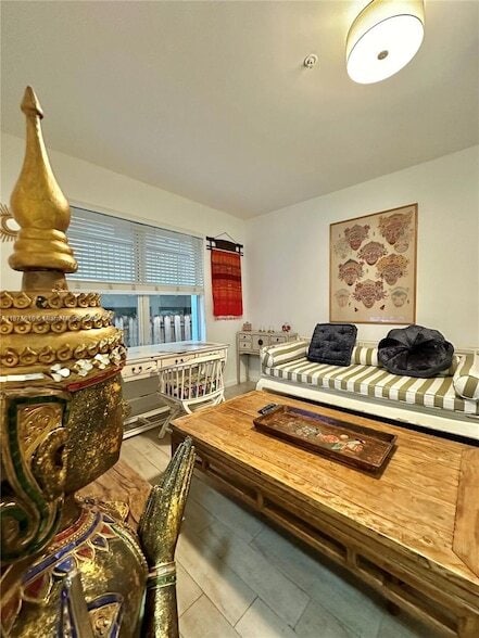 Photo - 1611 Meridian Avenue Unit 103