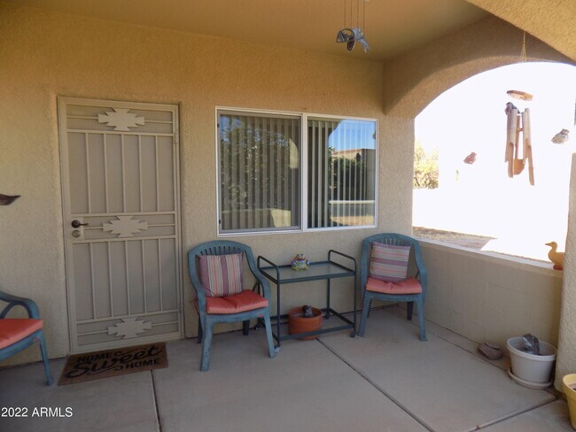 Building Photo - 476 S Meadowood Ln