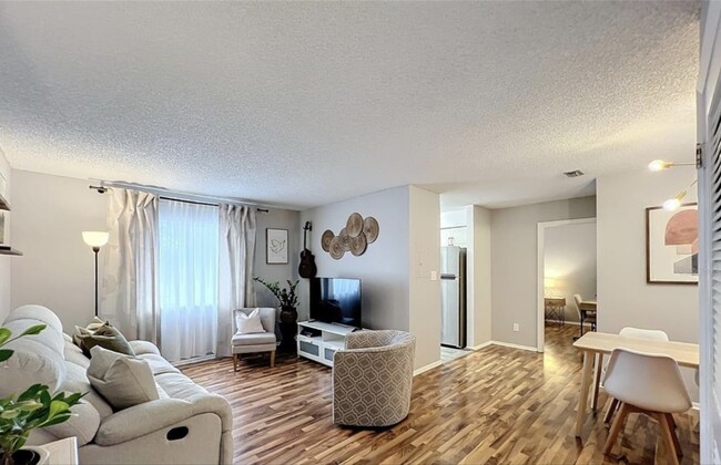 Building Photo - 127 Springwood Cir