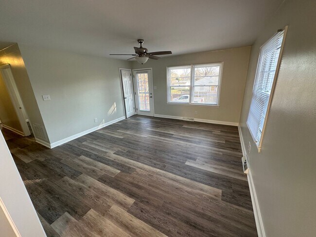 Building Photo - Great newly updated 3 bed 1 bath home in G...