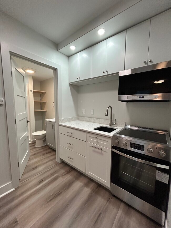 Kitchen - 323 Water St