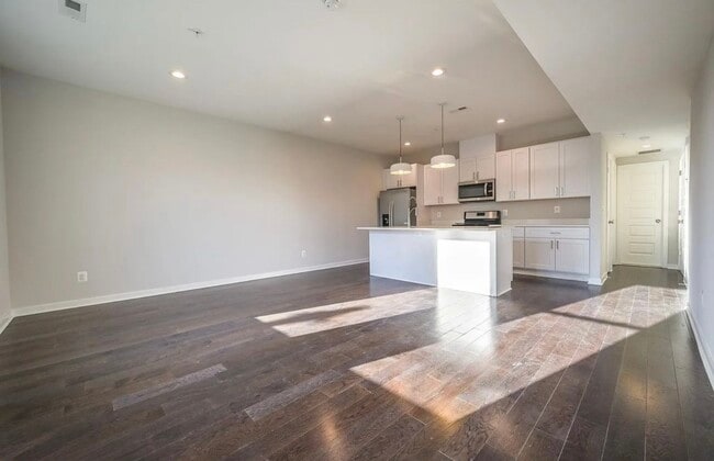 Building Photo - 2505 Burns St SE