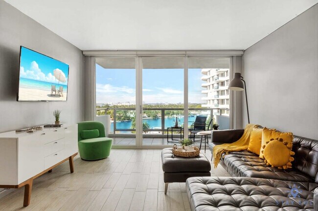 Foto del edificio - 5151 Collins Ave