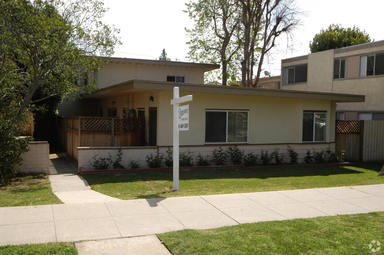 Primary Photo - 1222-1226 N Altadena Dr