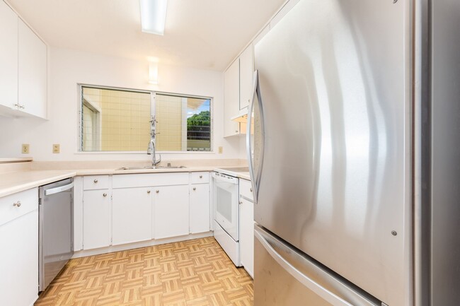 Foto del edificio - Mariner's Ridge SPACIOUS 4 bedroom, 3.5 ba...