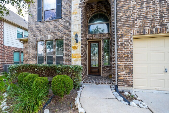 Foto del edificio - 506 Whitney Oaks Ln