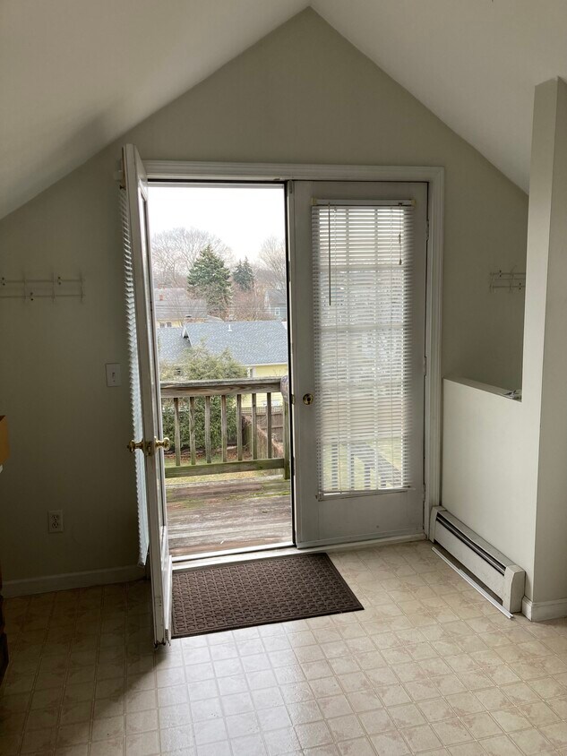 65 Beaumont St Unit 3, Fairfield, CT 06824 Apartments in Fairfield