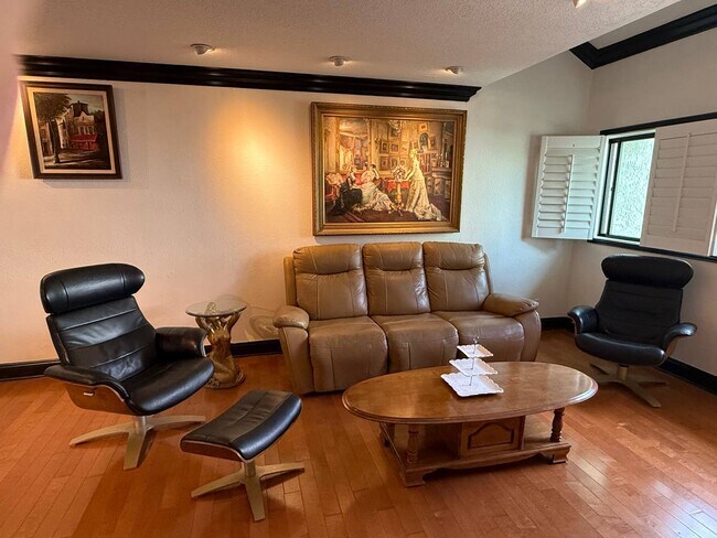 Foto del edificio - 21620 Burbank Blvd