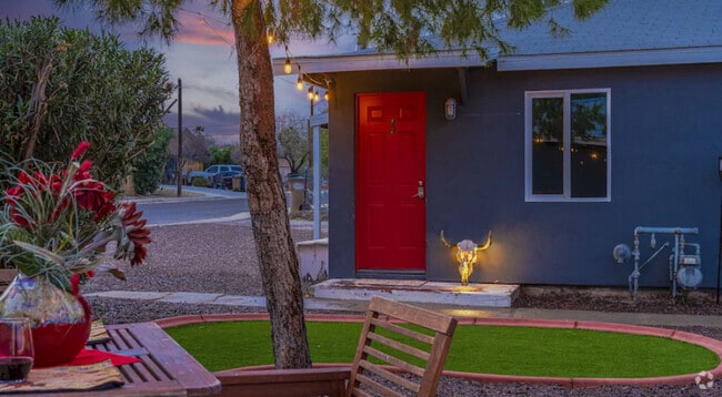 Building Photo - 496 W Mohave St