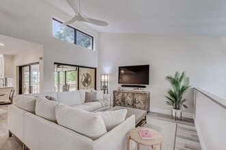 Building Photo - 17138 Waterbend Dr