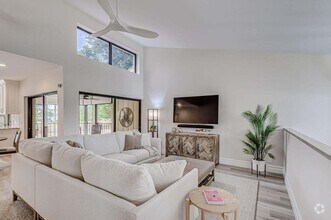 Building Photo - 17138 Waterbend Dr