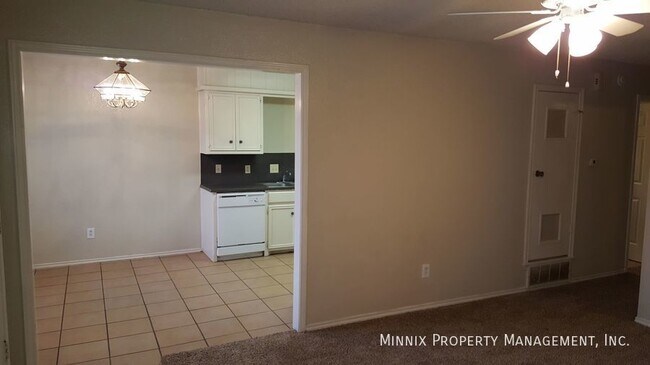 Foto del edificio - 9608 Elmwood Ave