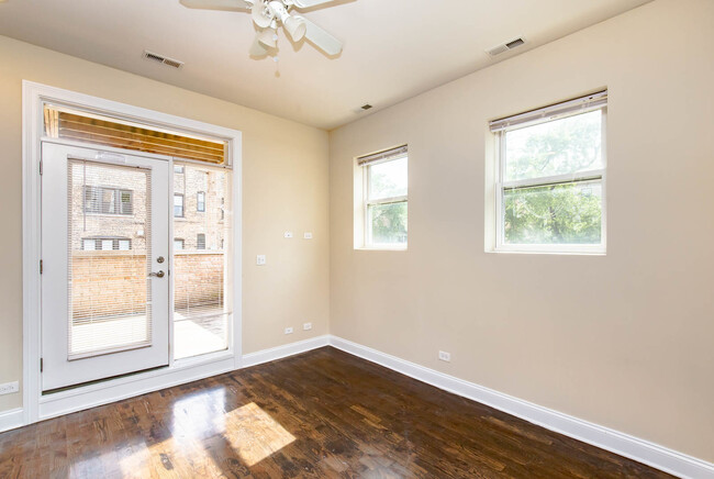Building Photo - 649 W Deming Pl