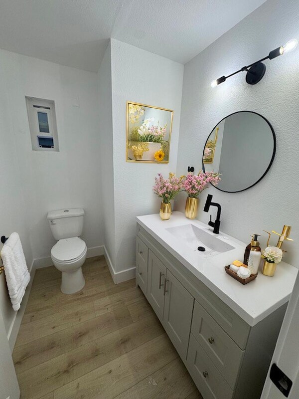 Foto del edificio - 8402 Larson Ave