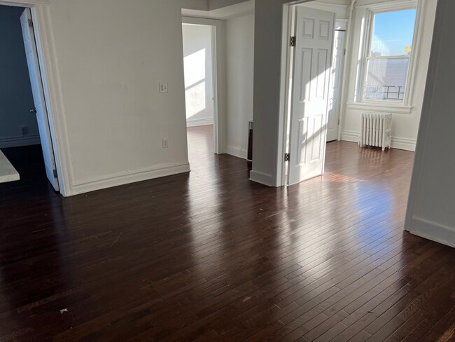 Building Photo - 216 Bloomfield Ave