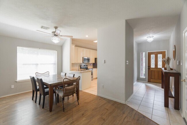 Building Photo - 46 S Wynnoak Cir