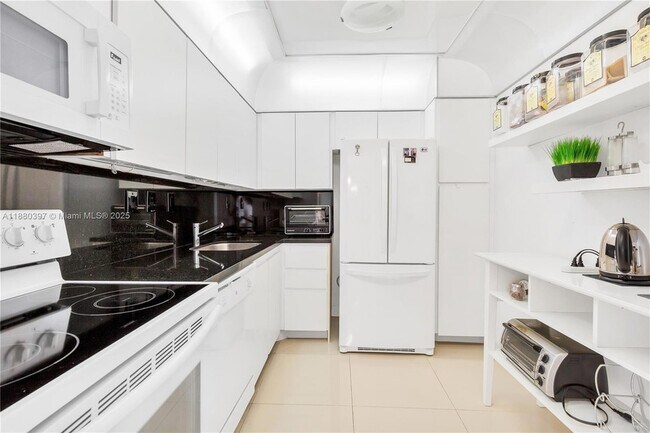 Foto del edificio - 3701 N Country Club Dr