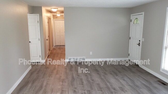 Photo - 1362 Tipperary St House