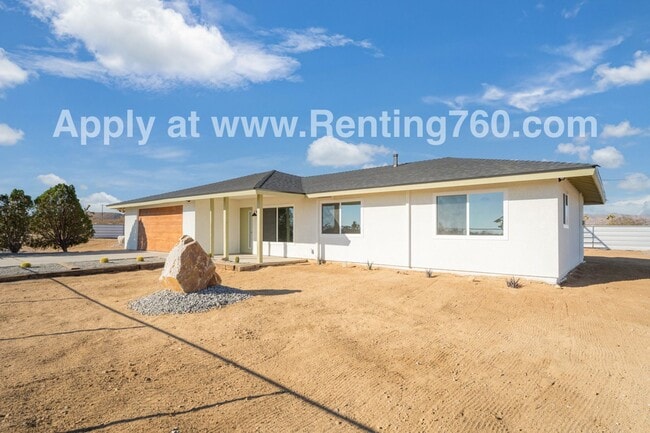 Building Photo - Desert Serenity Meets Modern Comfort in La...