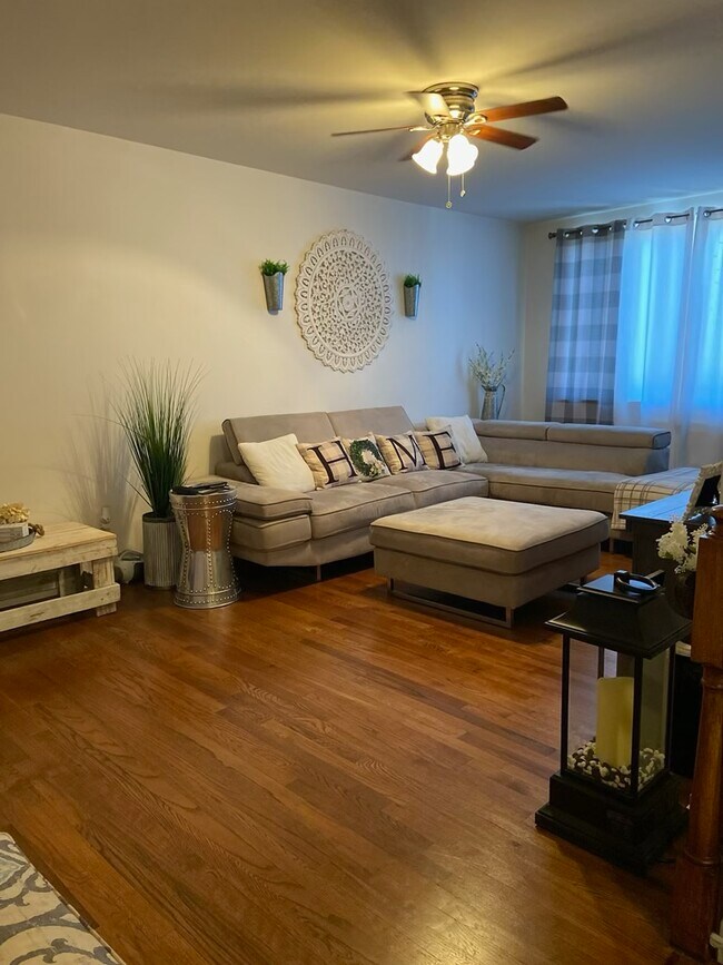 Foto del edificio - 6040 75th St