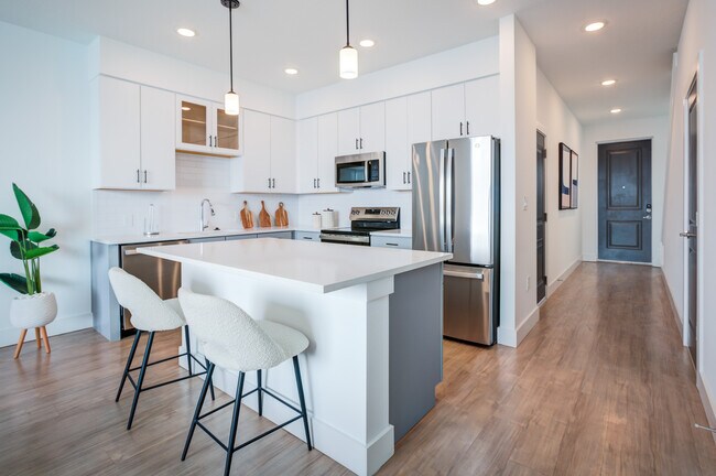 Foto del edificio - Encanto Isla | Townhomes for Rent