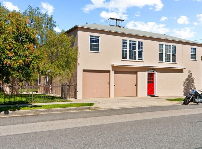 Interior Photo - 1802 Ocean Park Blvd