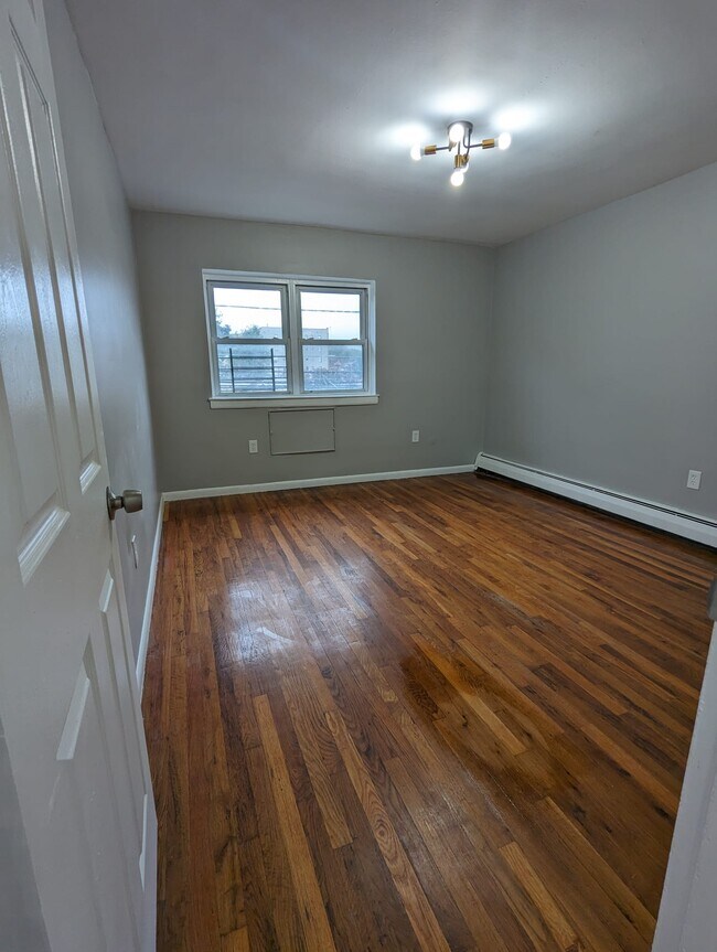 80 Grafton Ave B16 - 81 Grafton Ave