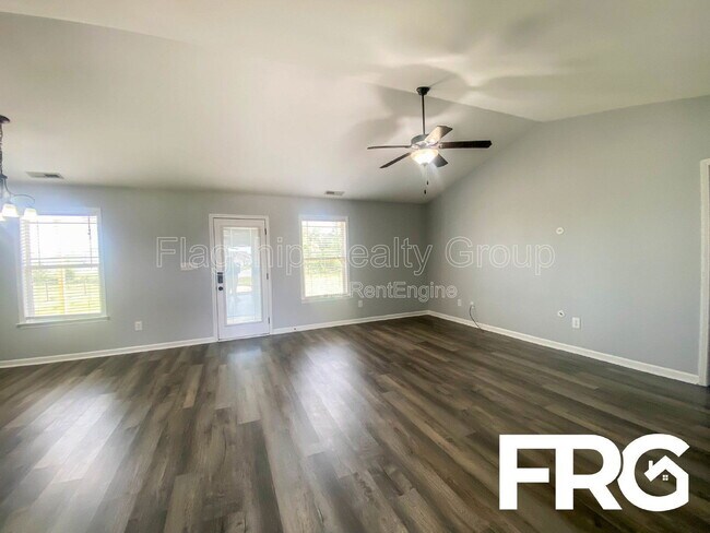 Foto del edificio - 200 Willow Pond Dr