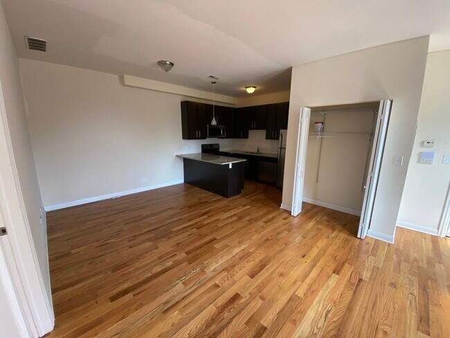 Foto del edificio - 1536 W North Ave