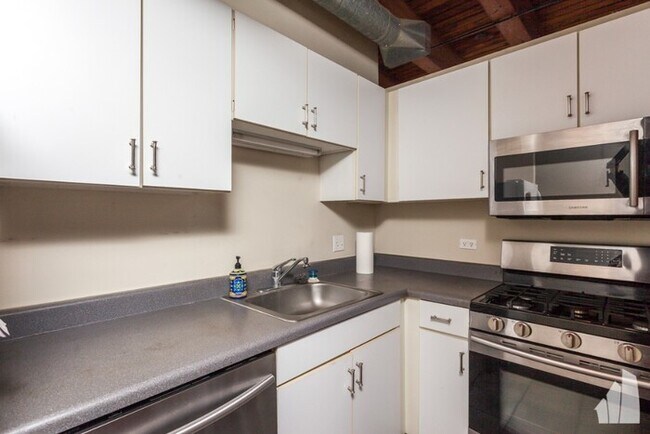 Foto del edificio - SPACIOUS CORNER LOFT IN PRINTERS ROW W/ IN...